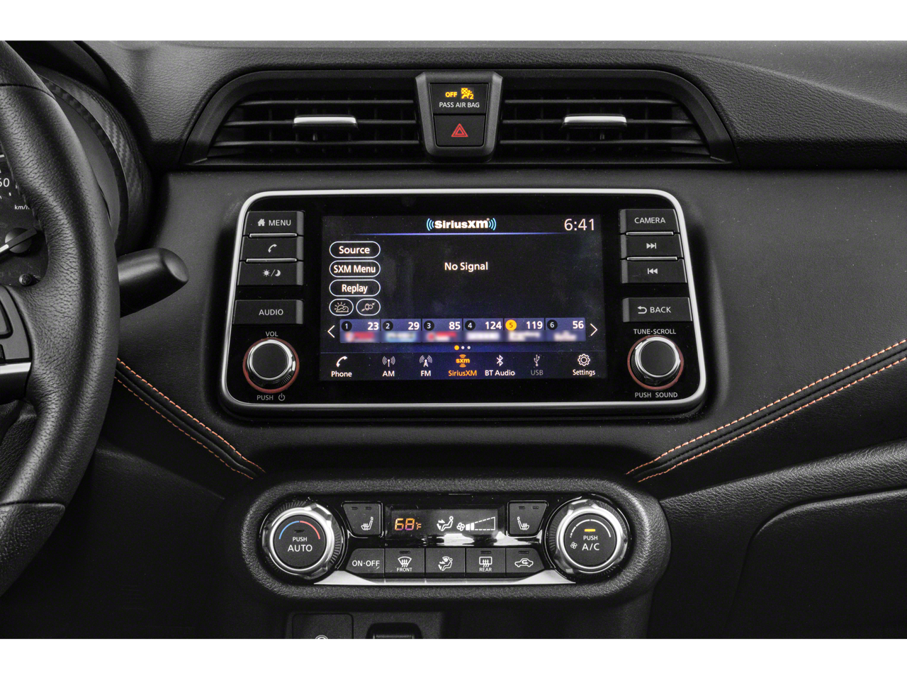 2022 Nissan Versa SR