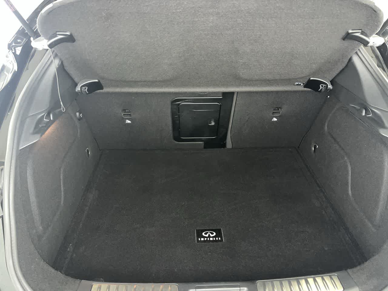 2018 INFINITI QX30 Premium