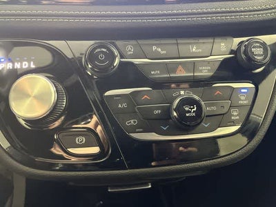 2024 Chrysler Pacifica Touring