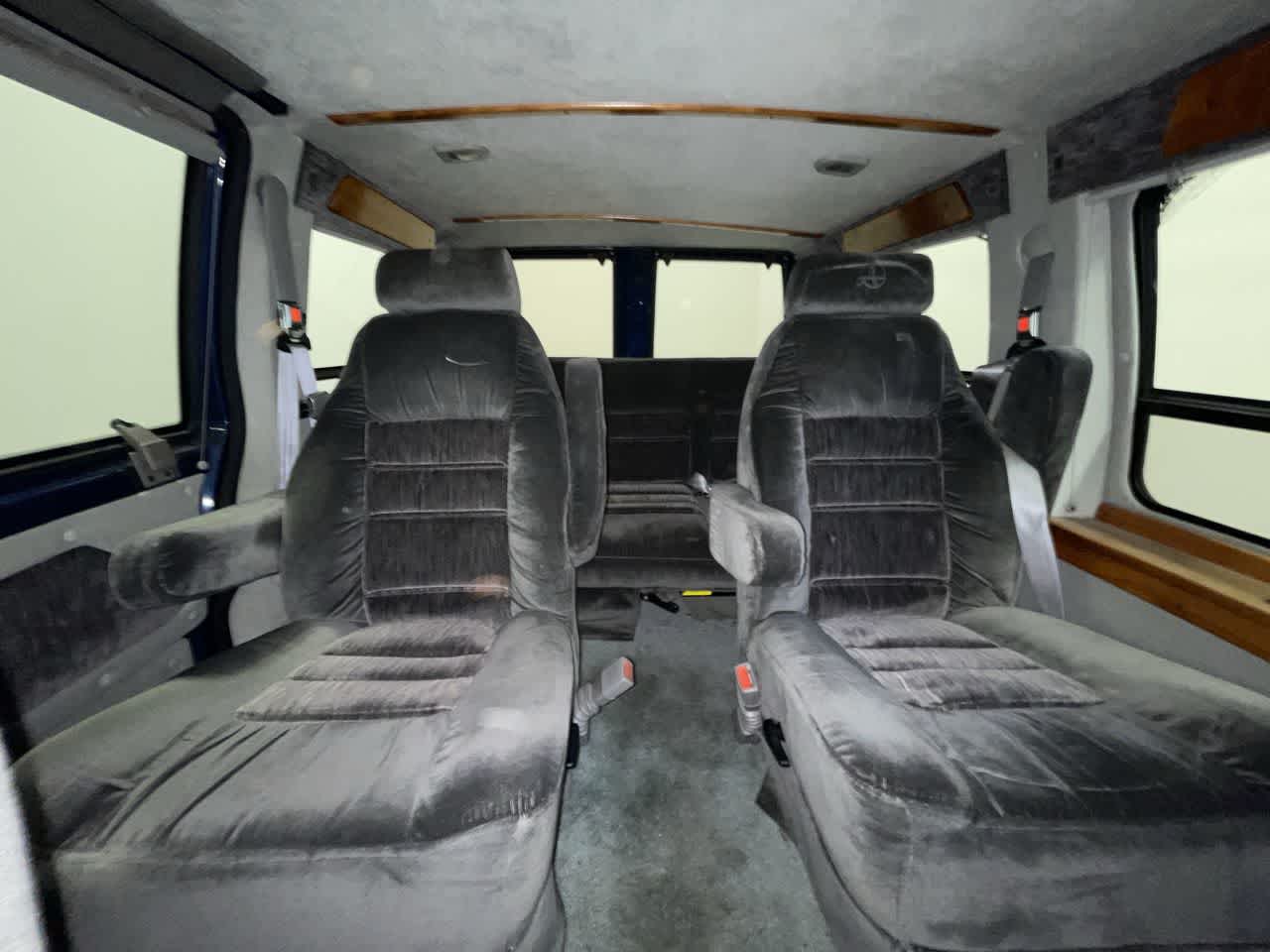 2000 Chevrolet Astro w/YF7