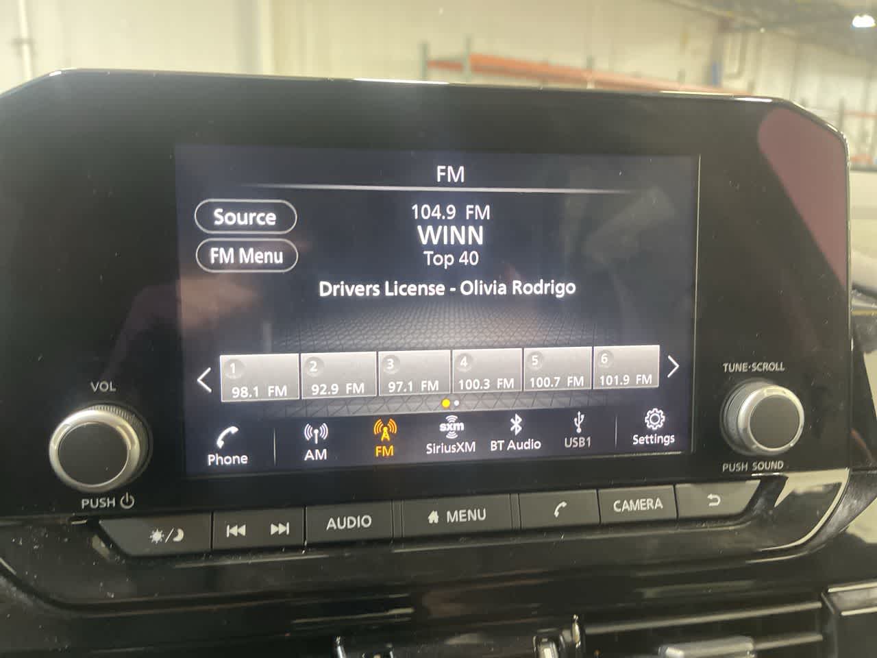2024 Nissan Pathfinder SV