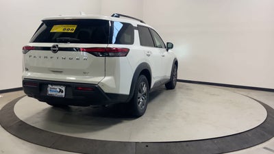 2024 Nissan Pathfinder SV