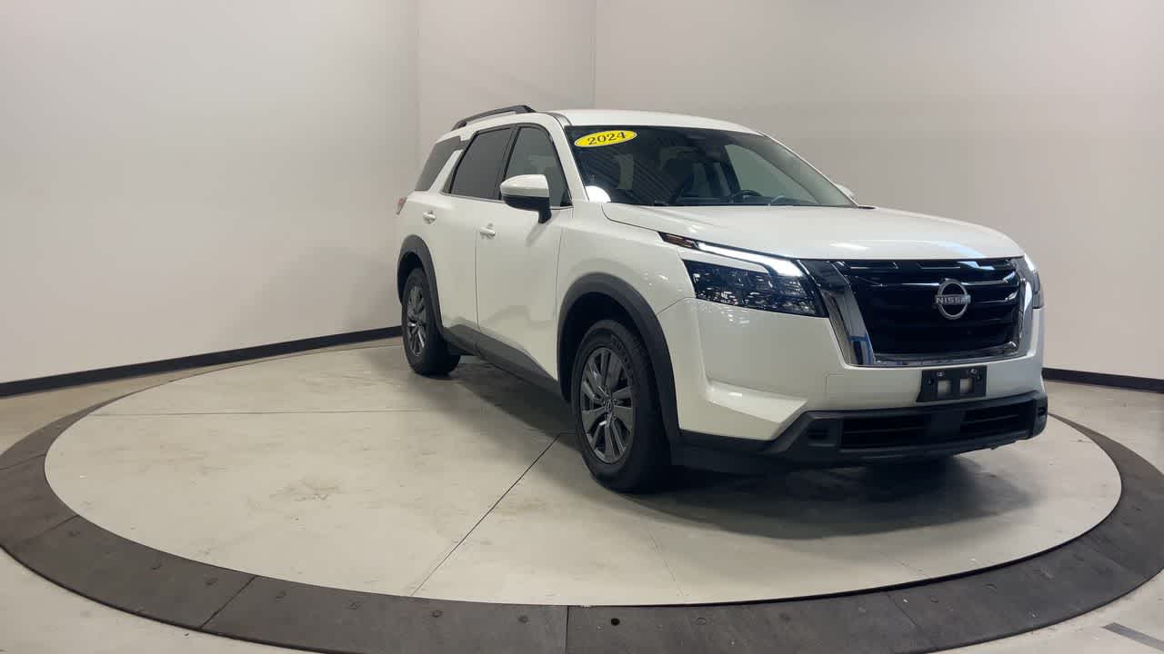 2024 Nissan Pathfinder SV