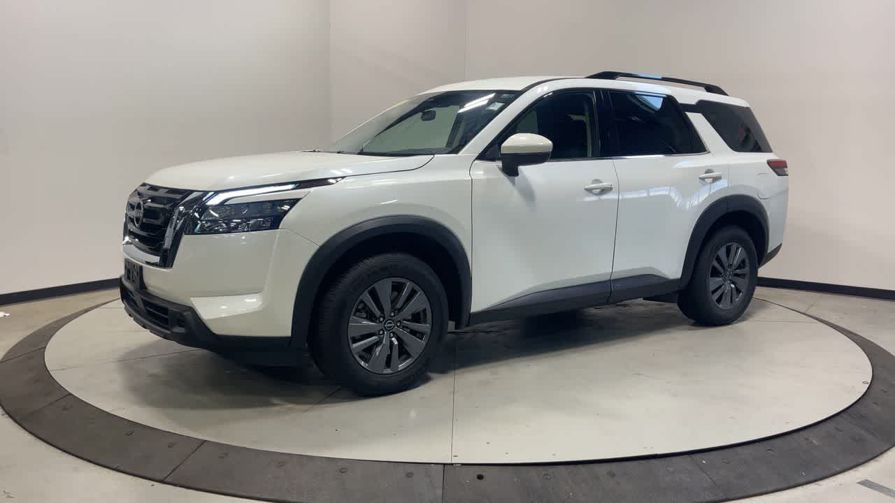 2024 Nissan Pathfinder SV