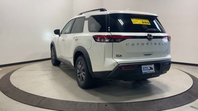 2024 Nissan Pathfinder SV