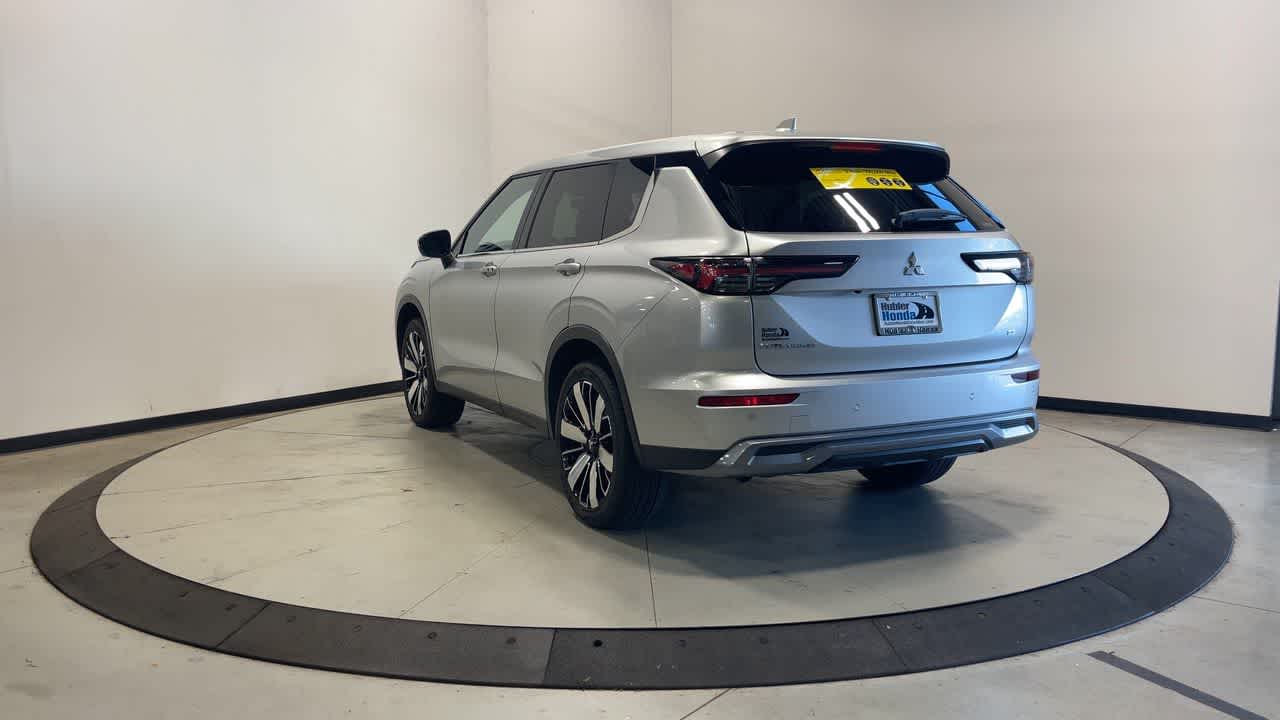 2025 Mitsubishi Outlander SE
