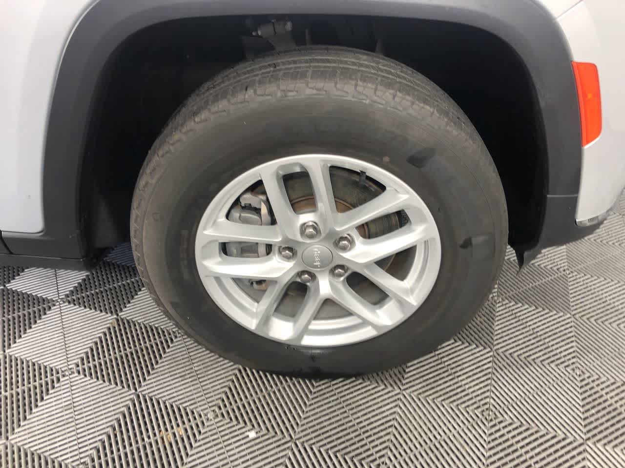 2023 Jeep Grand Cherokee L Laredo