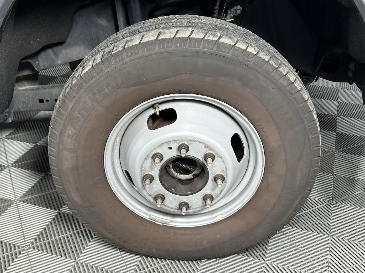 2025 Ford Super Duty F-350 DRW XL