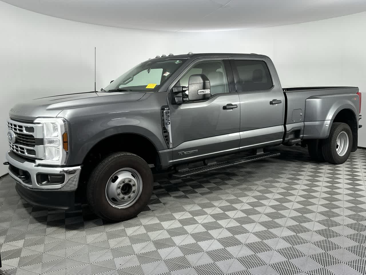 2025 Ford Super Duty F-350 DRW XL