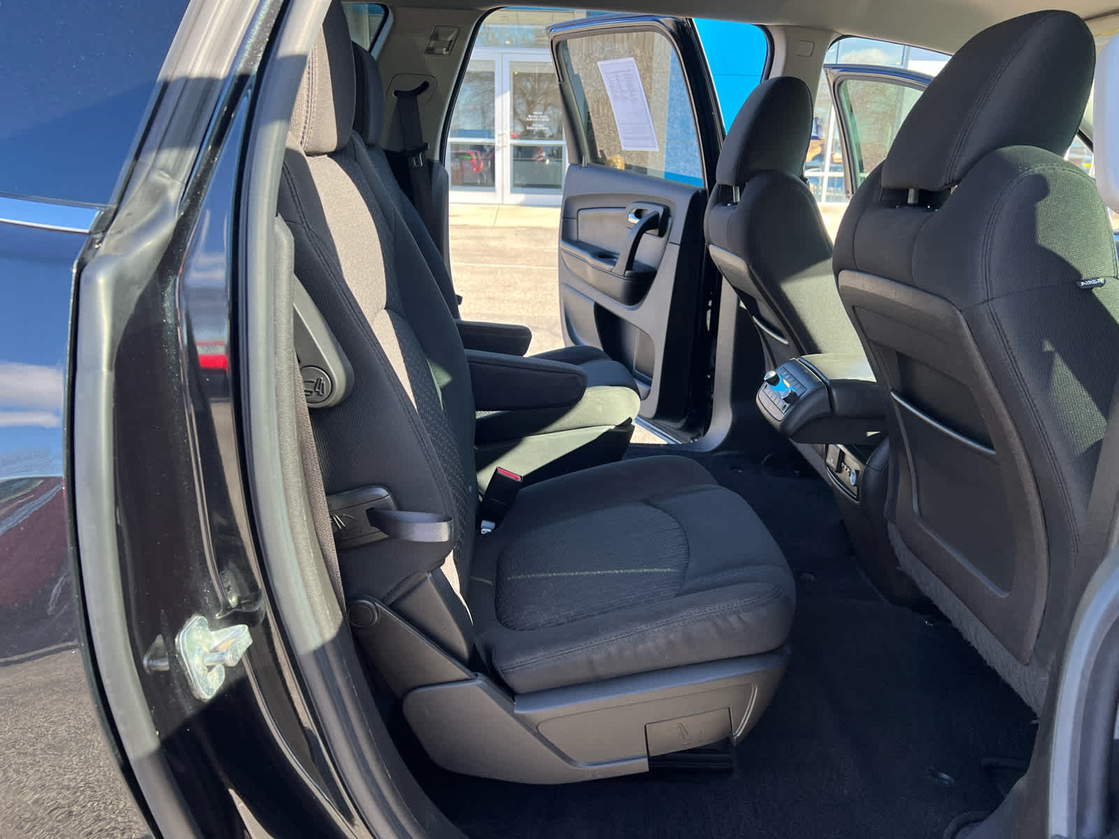 2011 Chevrolet Traverse LT w/1LT