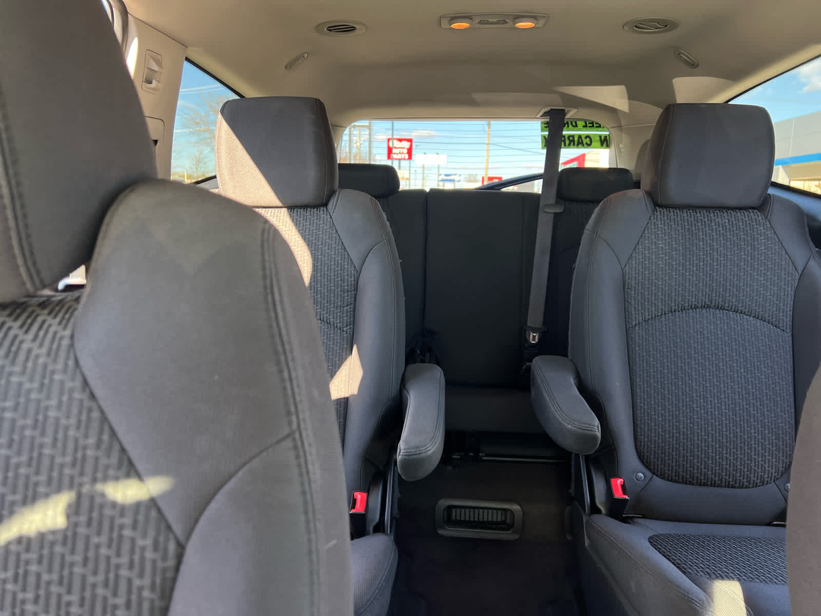 2011 Chevrolet Traverse LT w/1LT