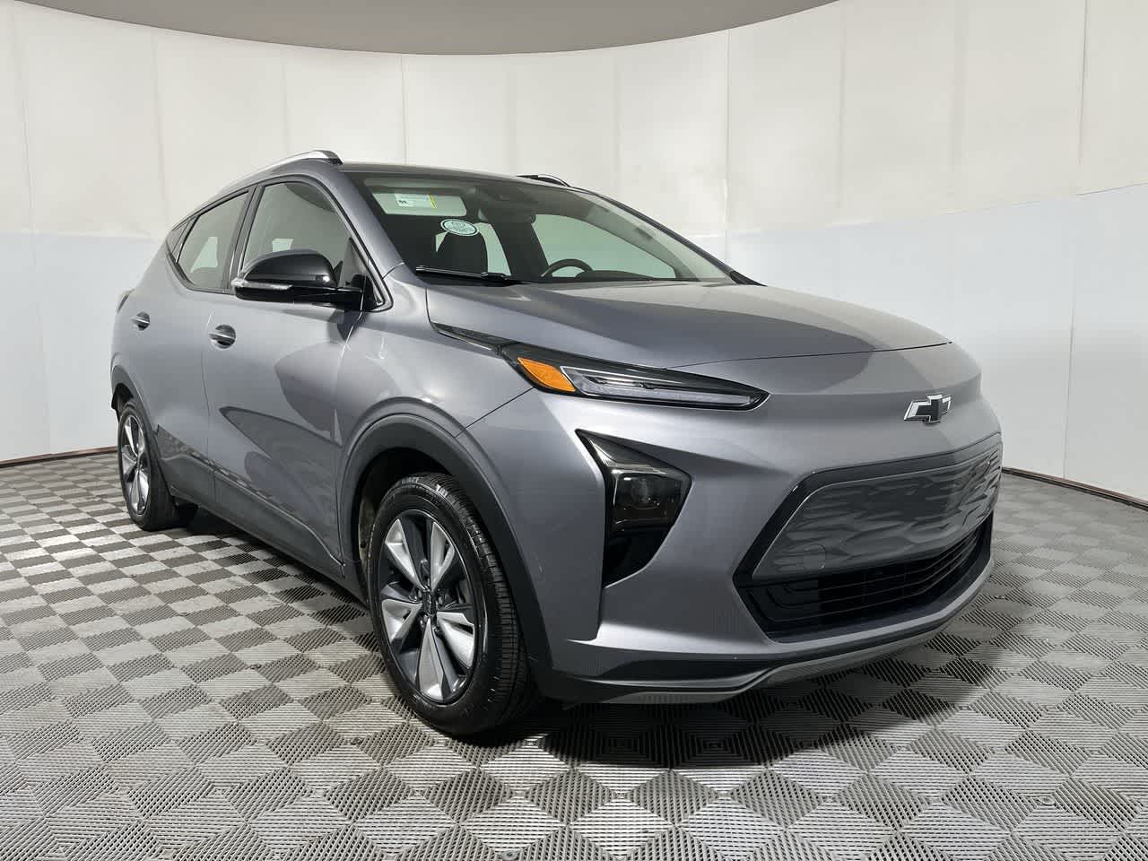 Used 2023 Chevrolet Bolt EUV LT with VIN 1G1FY6S02P4193413 for sale in Franklin, IN