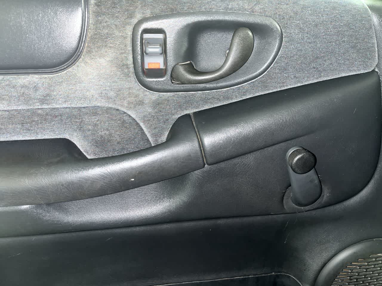 2000 Chevrolet S10 LS