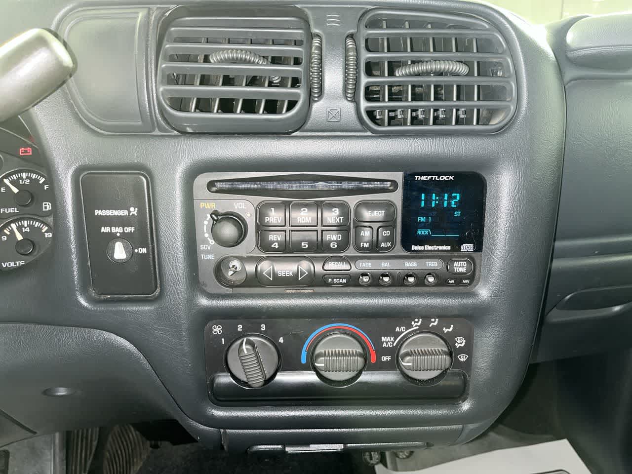 2000 Chevrolet S10 LS