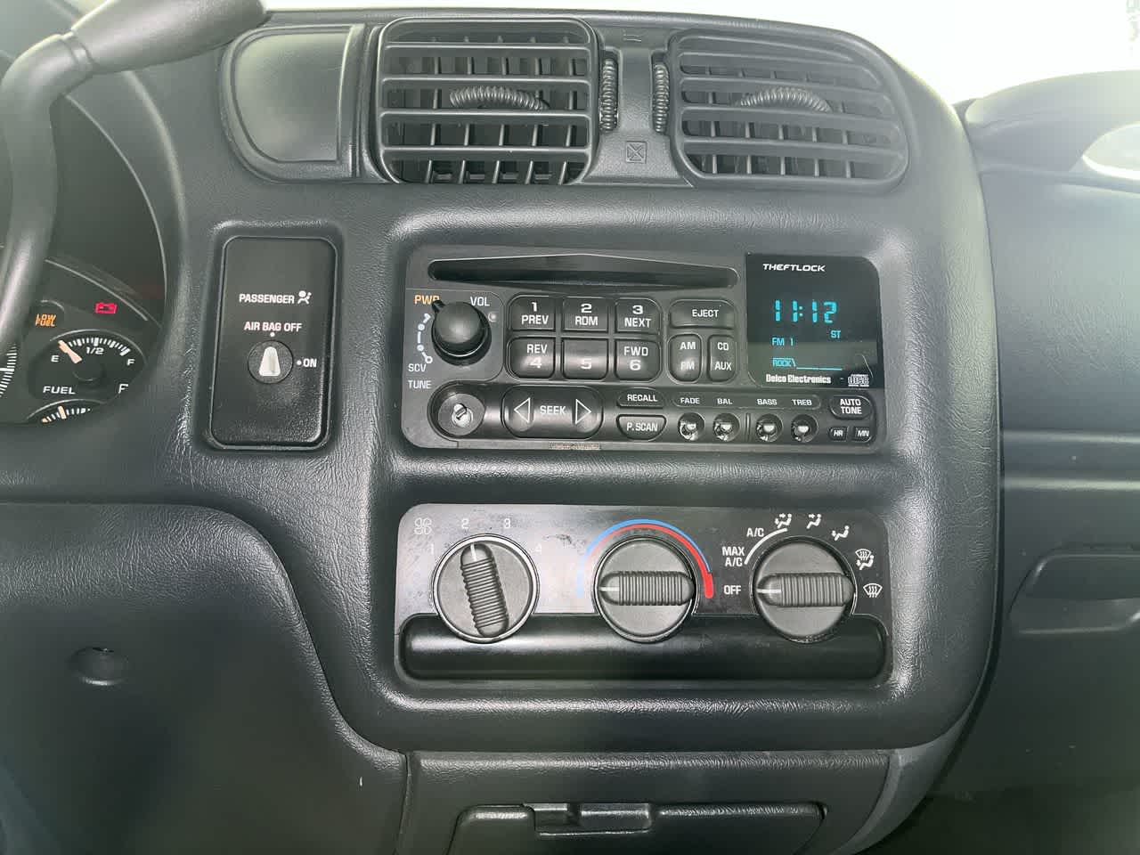 2000 Chevrolet S10 LS