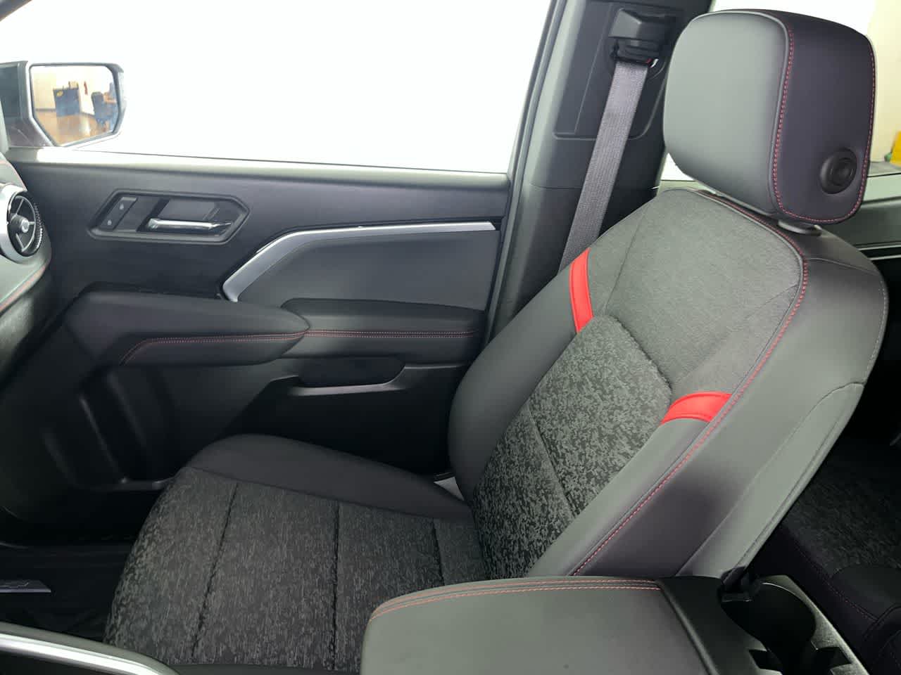 2024 Chevrolet Colorado Z71 - Photo 26