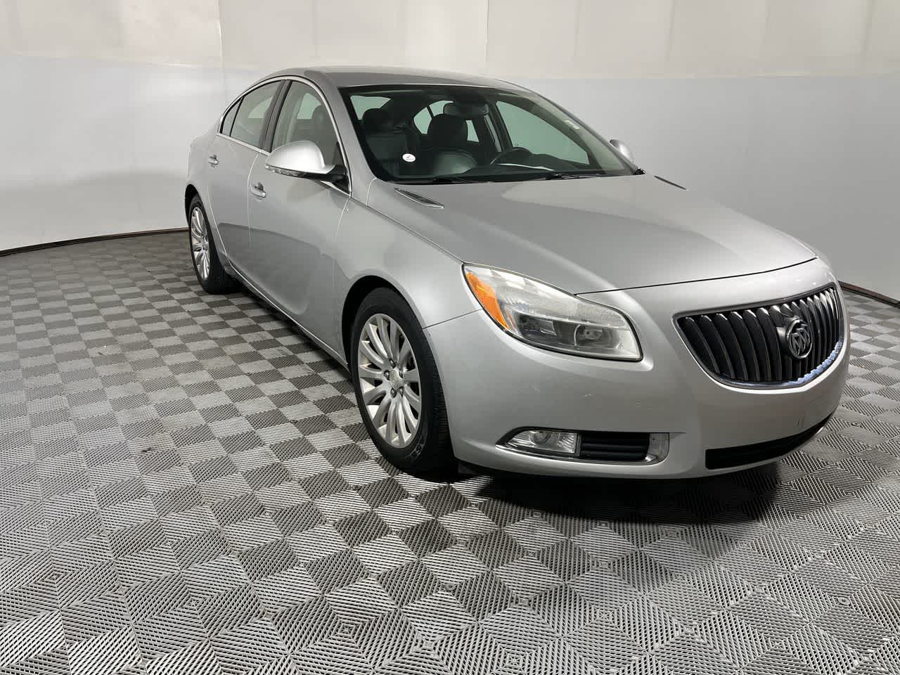 Used 2013 Buick Regal Premium 1 with VIN 2G4GS5EV9D9246031 for sale in Franklin, IN