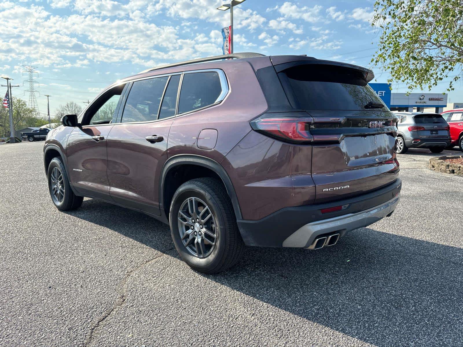 2025 GMC Acadia Elevation