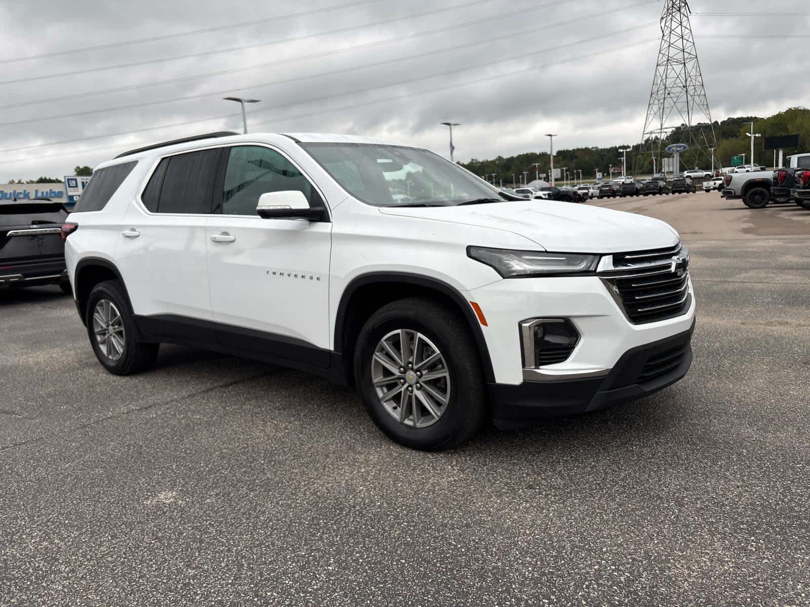 2023 Chevrolet Traverse LT Cloth