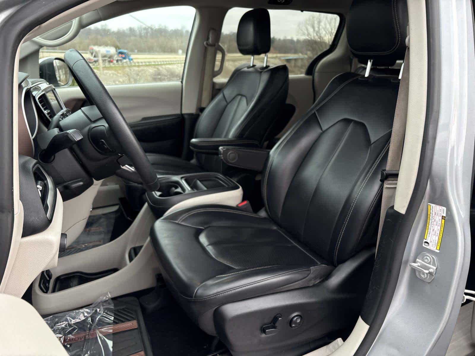 2020 Chrysler Voyager LXI