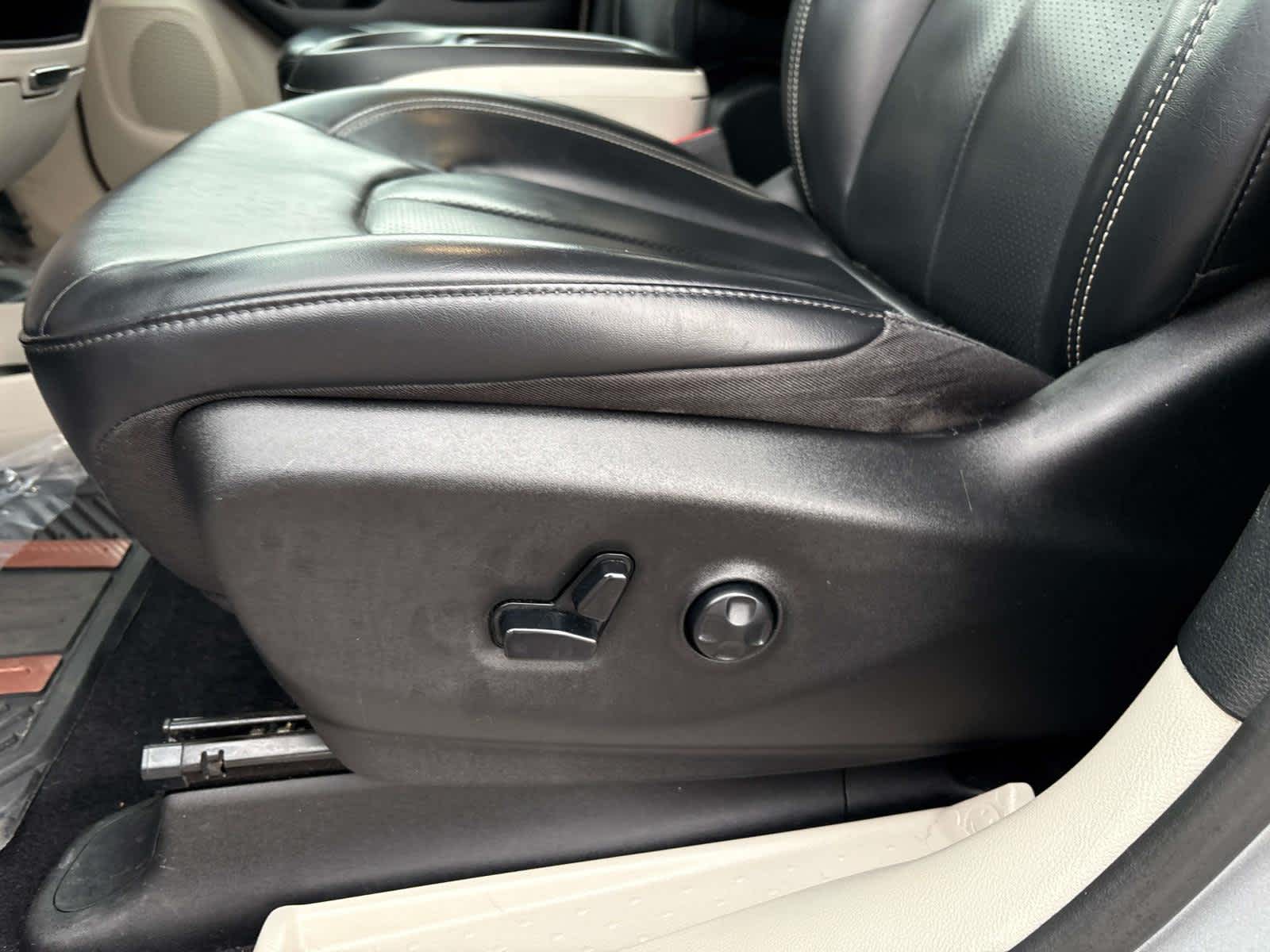 2020 Chrysler Voyager LXI