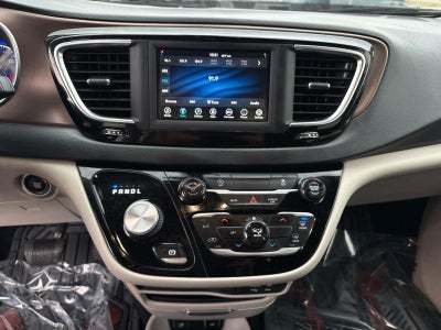 2020 Chrysler Voyager LXI