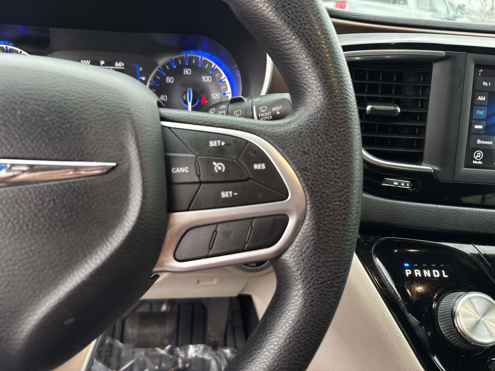 2020 Chrysler Voyager LXI