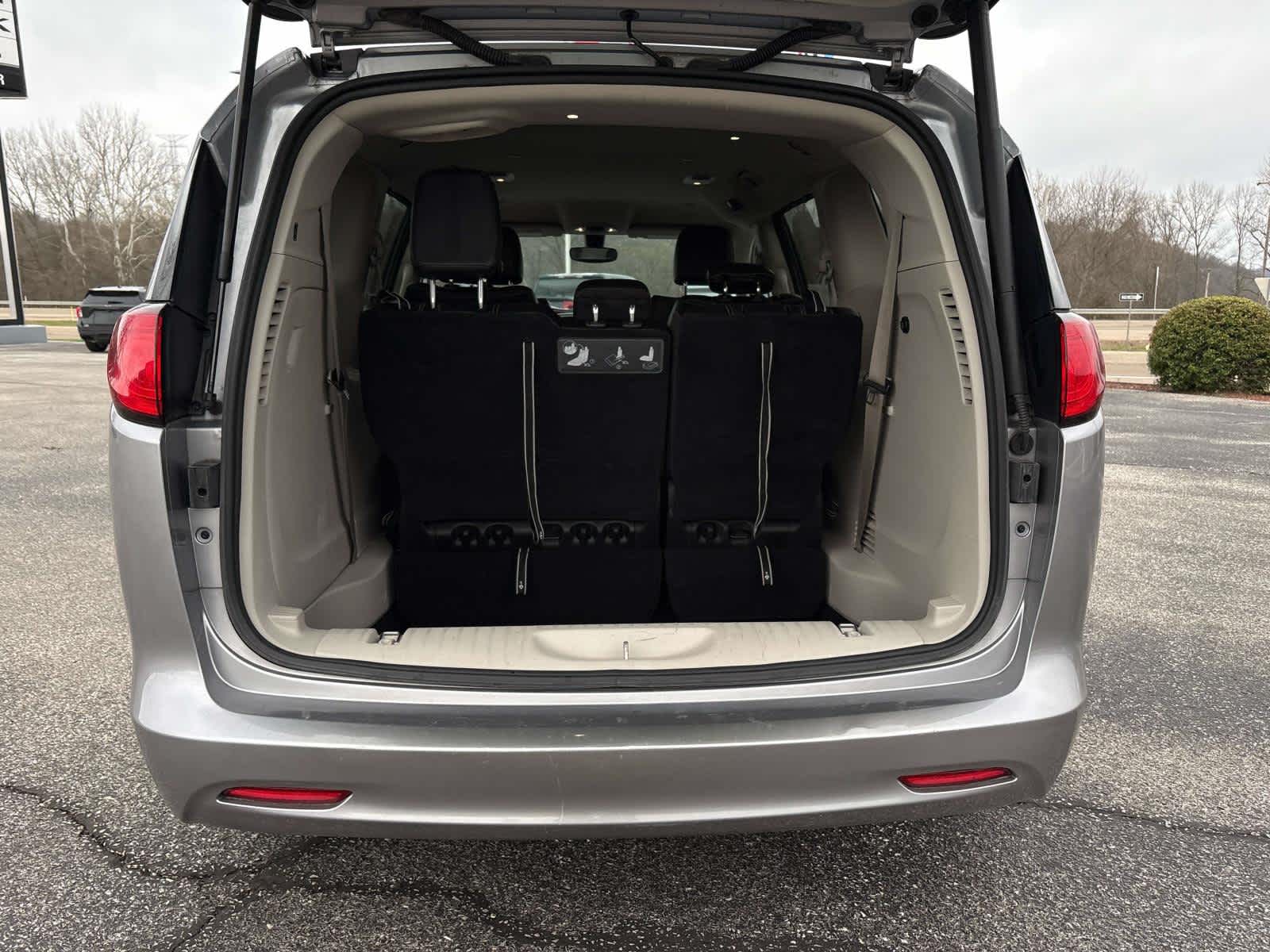 2020 Chrysler Voyager LXI