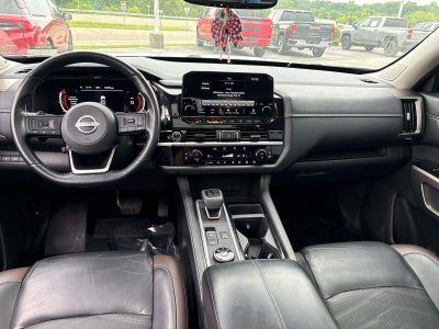 2022 Nissan Pathfinder Platinum