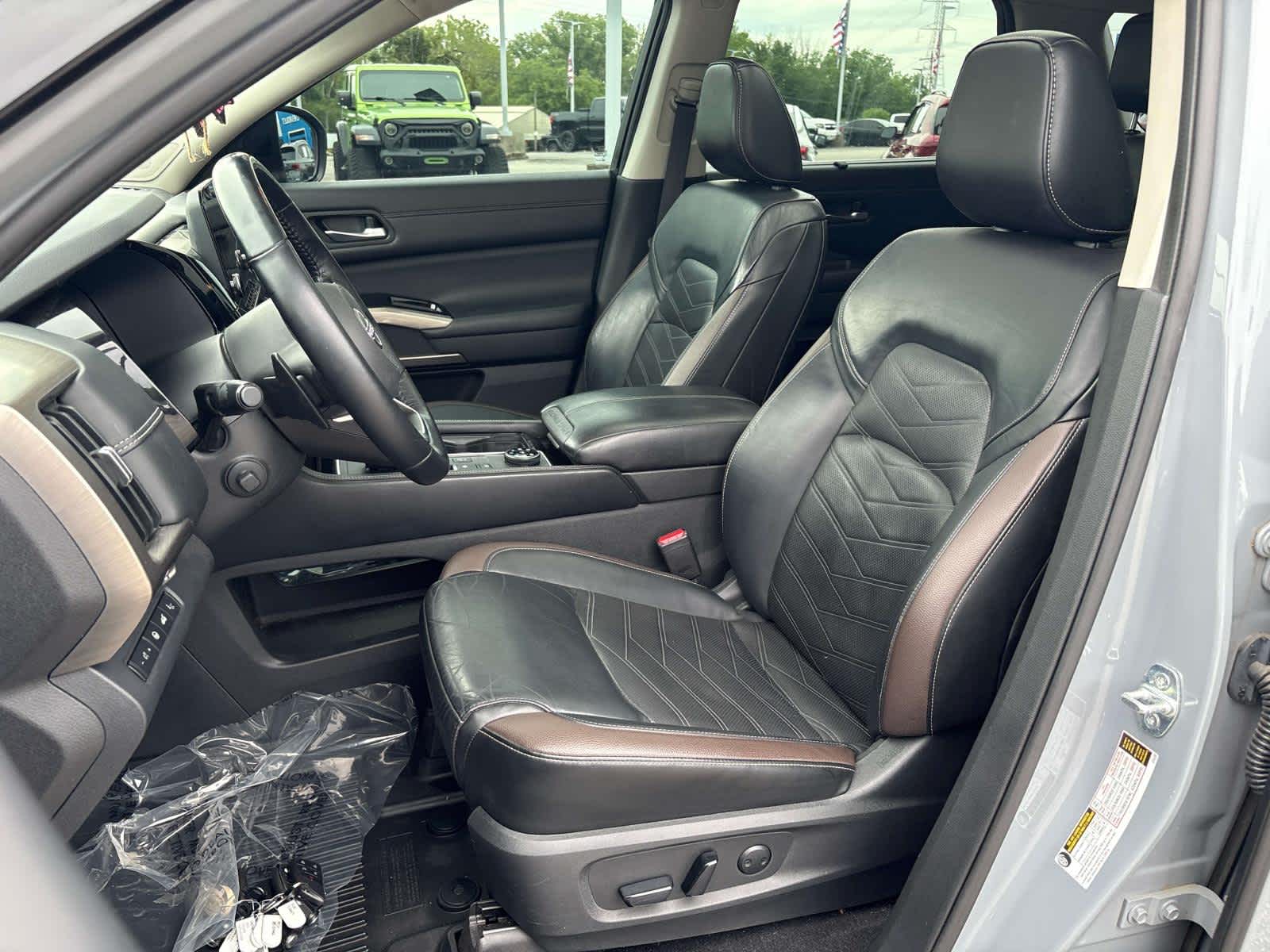 2022 Nissan Pathfinder Platinum