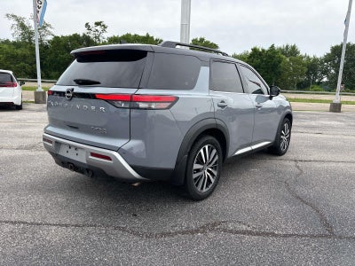 2022 Nissan Pathfinder Platinum