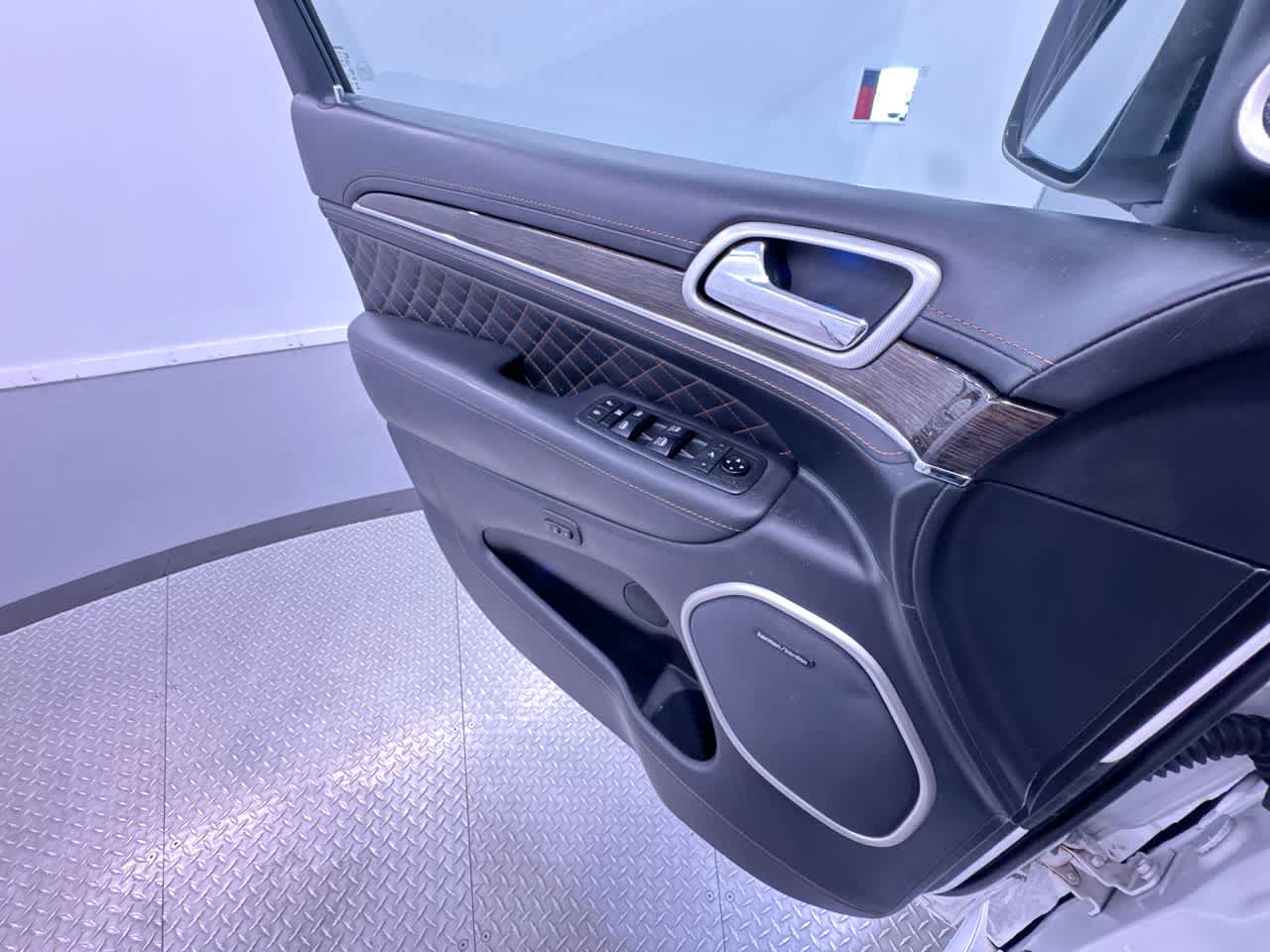 2020 Jeep Grand Cherokee Summit
