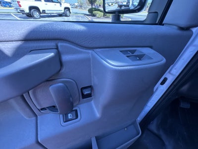 2025 Chevrolet Express Cutaway 3500 1WT