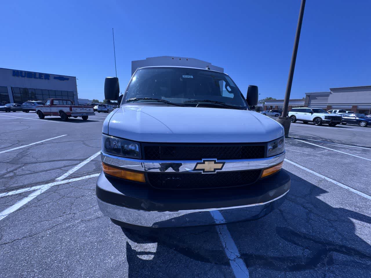 2025 Chevrolet Express Cutaway 3500 1WT