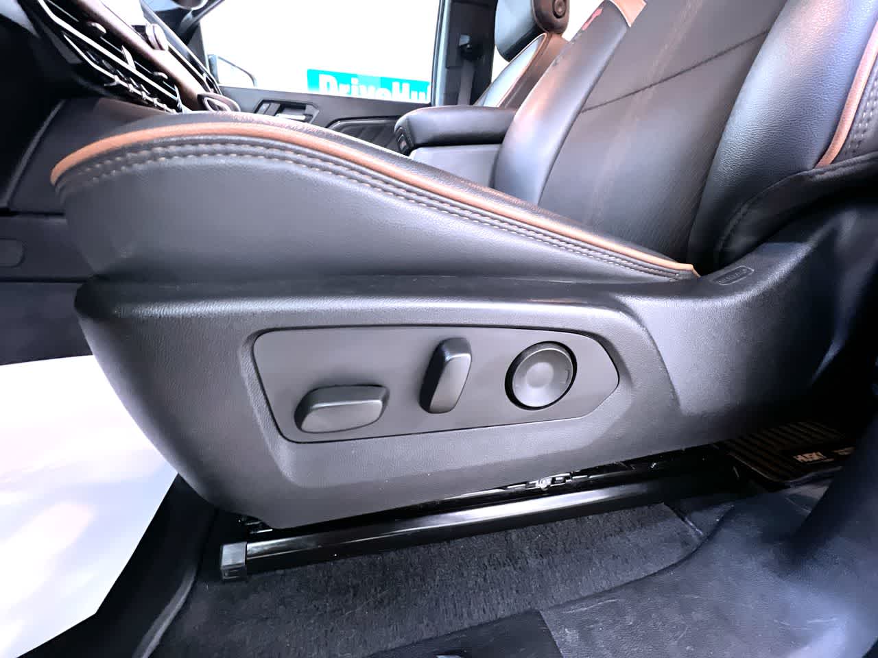 2023 GMC Canyon 4WD AT4