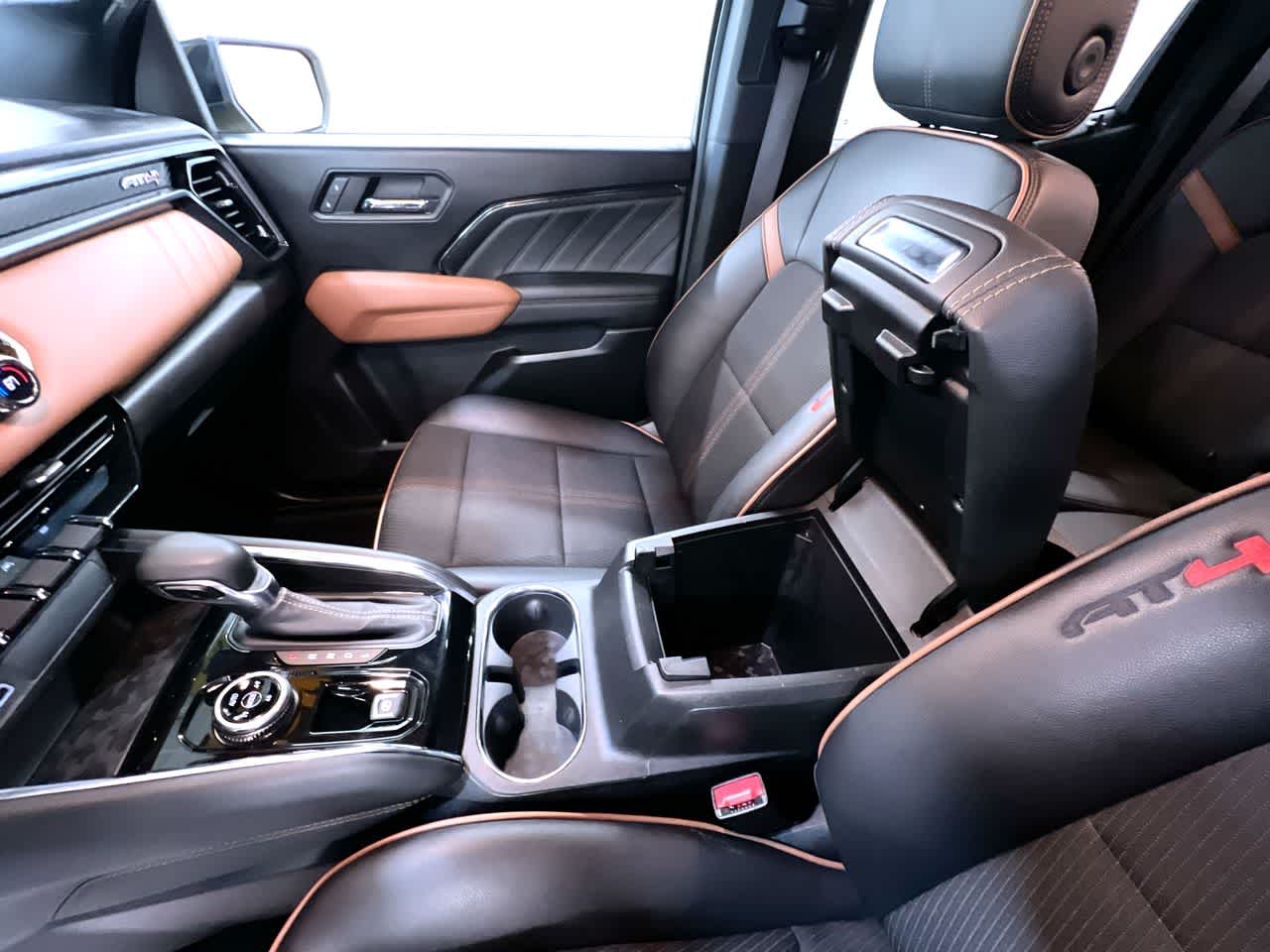 2023 GMC Canyon 4WD AT4