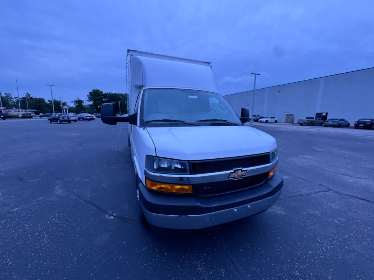 2025 Chevrolet Express Cutaway 3500 1WT