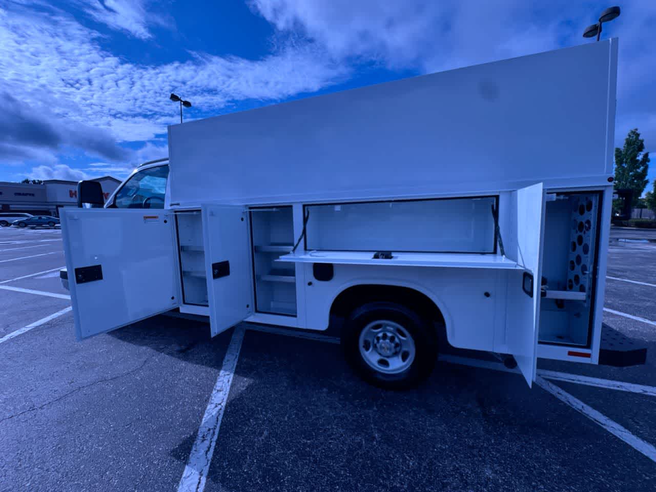 2026 Chevrolet Express Cutaway 3500 1WT