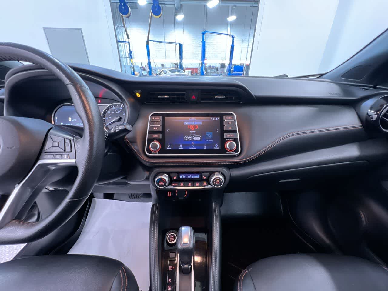 2020 Nissan Kicks SR