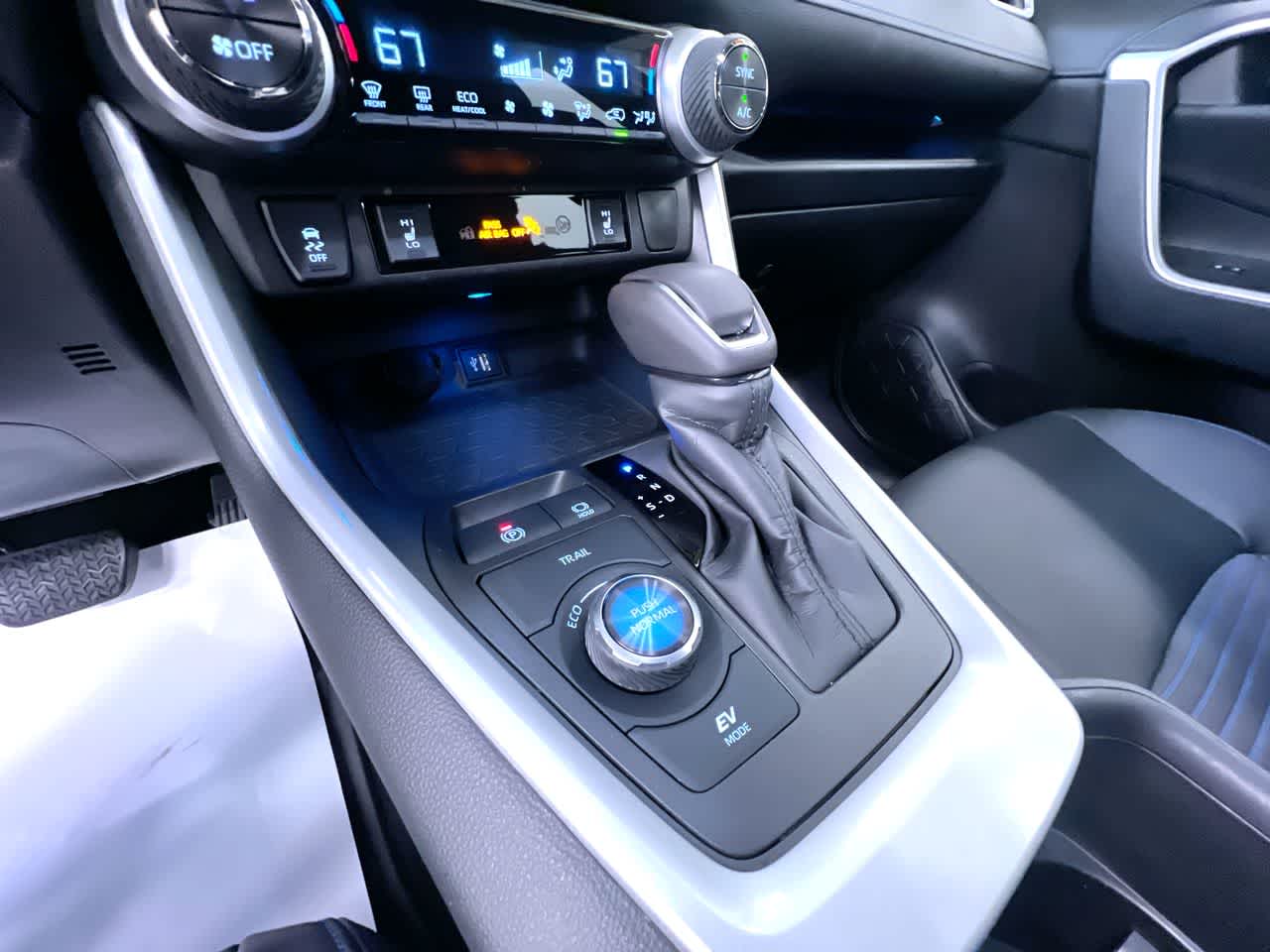 2025 Toyota RAV4 Hybrid XSE