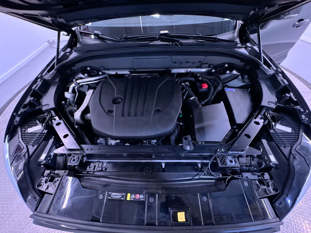 2023 Volvo XC60 Plus Dark Theme