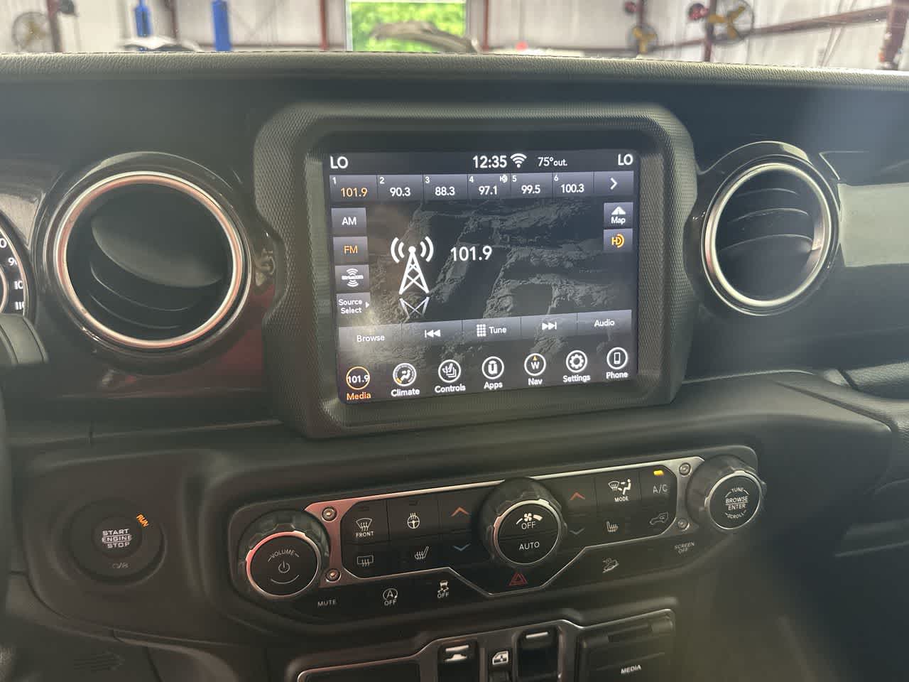 2020 Jeep Wrangler Unlimited Sahara Altitude
