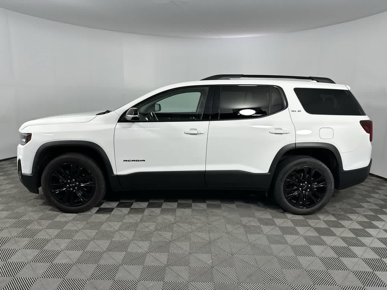 2022 GMC Acadia SLE