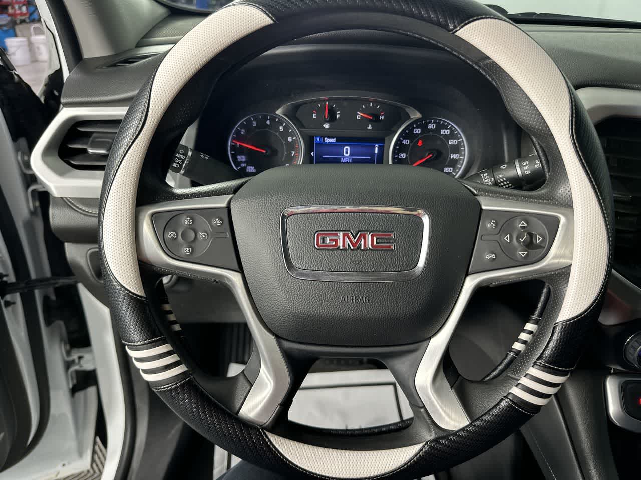 2022 GMC Acadia SLE