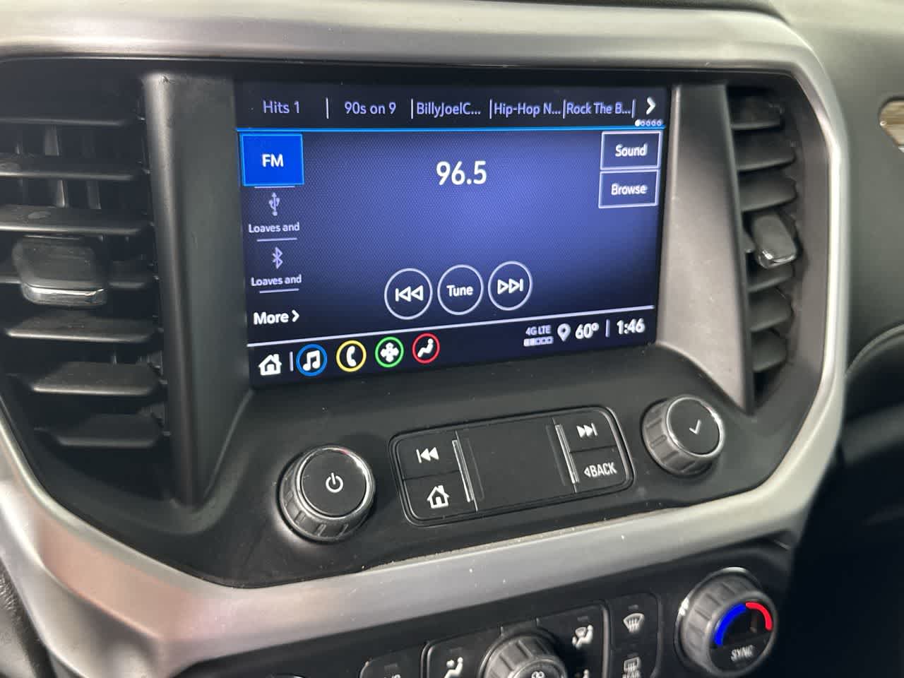 2022 GMC Acadia SLE