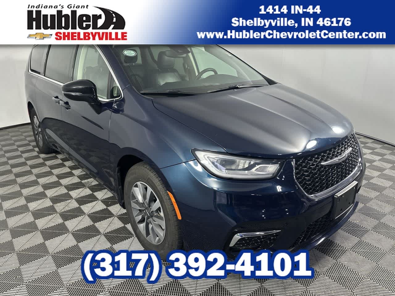 2024 Chrysler Pacifica SELECT
