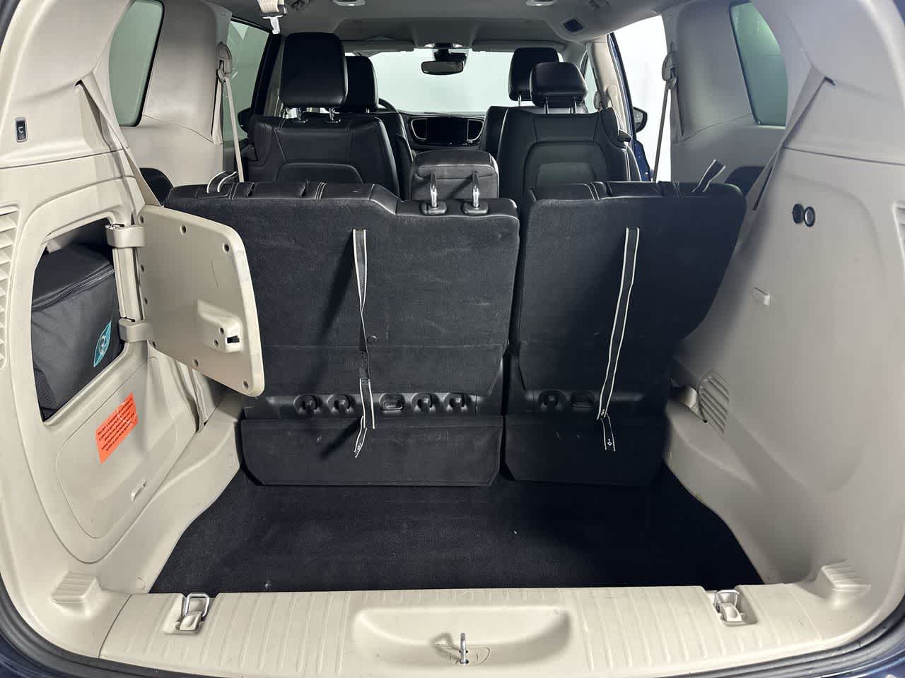 2024 Chrysler Pacifica SELECT