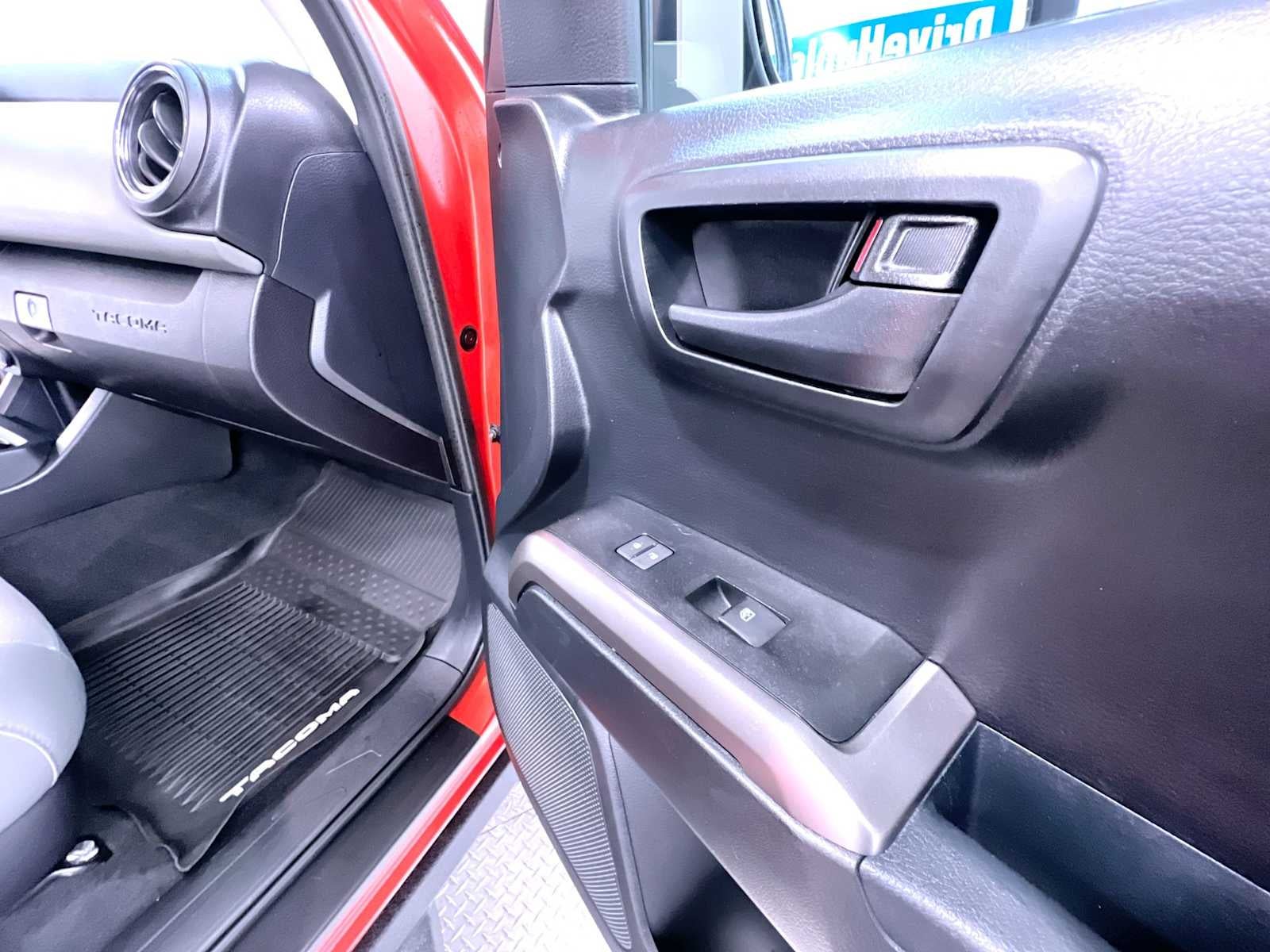 2017 Toyota Tacoma SR5
