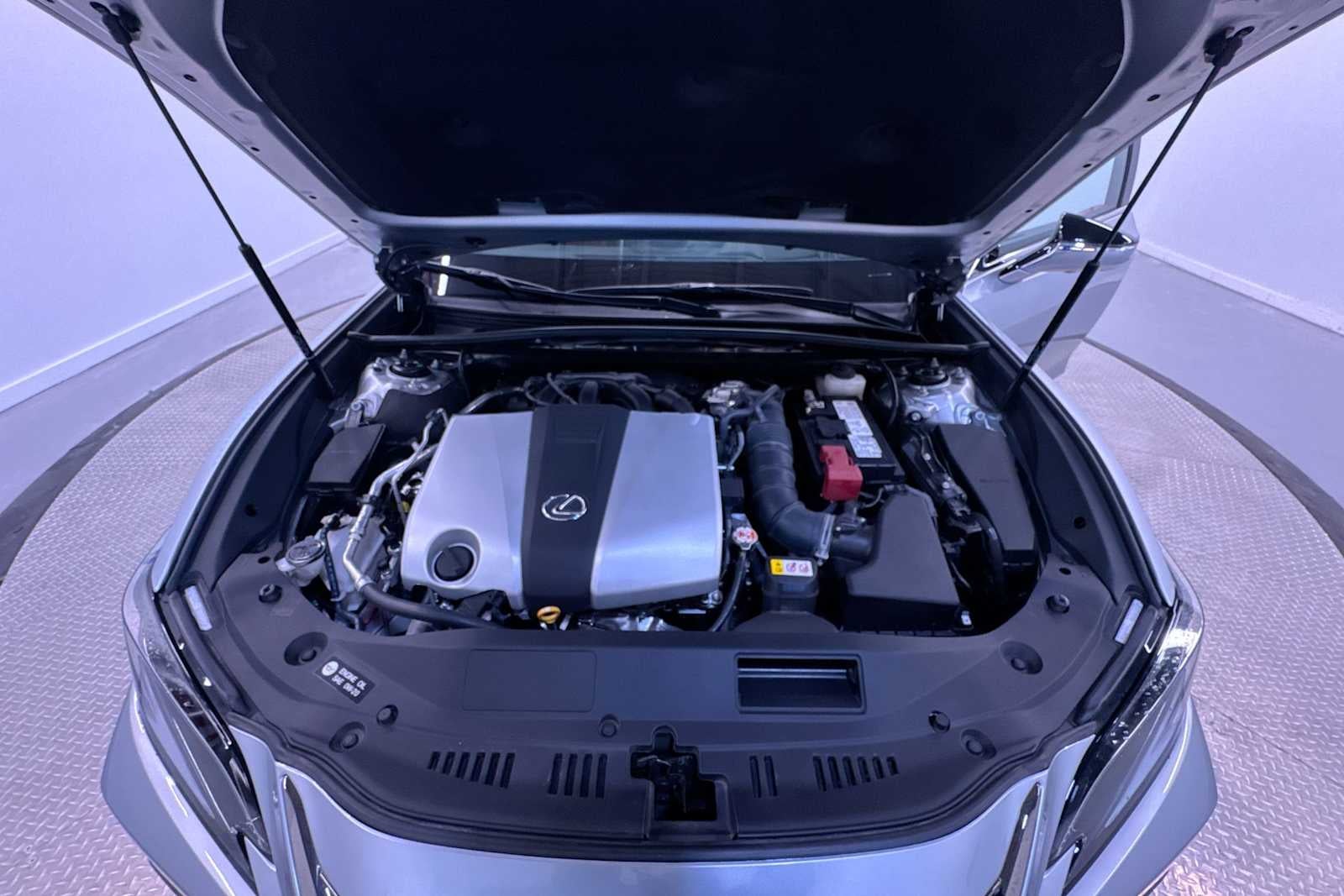 2023 Lexus ES F SPORT Handling