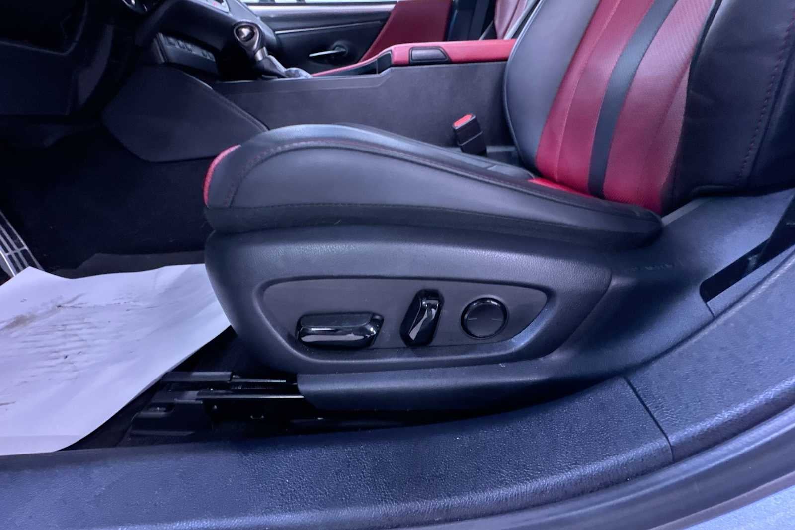 2023 Lexus ES F SPORT Handling